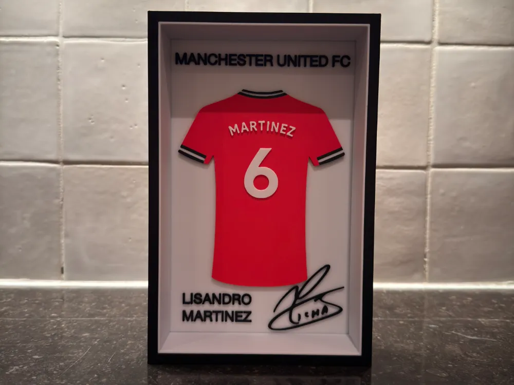 Marco Camiseta   Lisandro Martinez