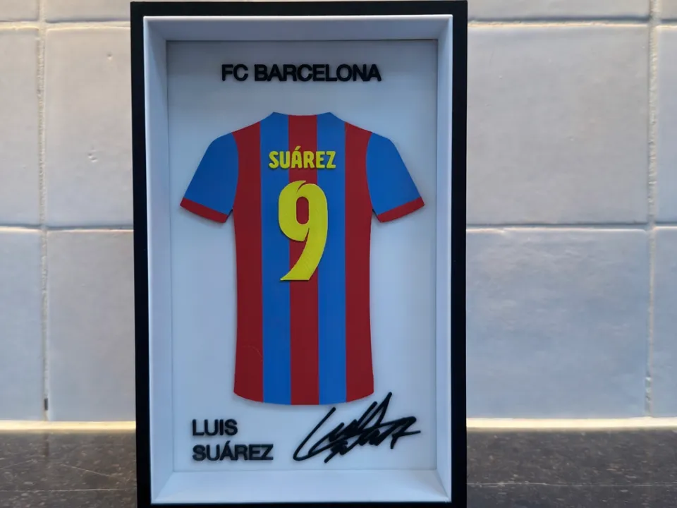 Marco Camiseta   Suarez