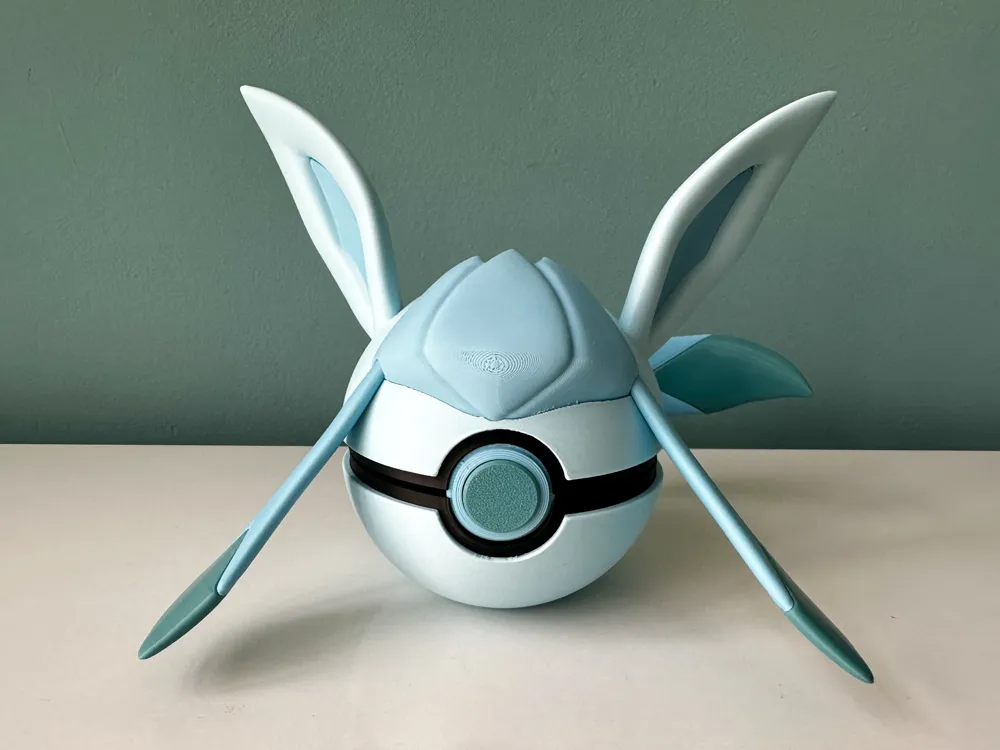 Pokeball Glaceon