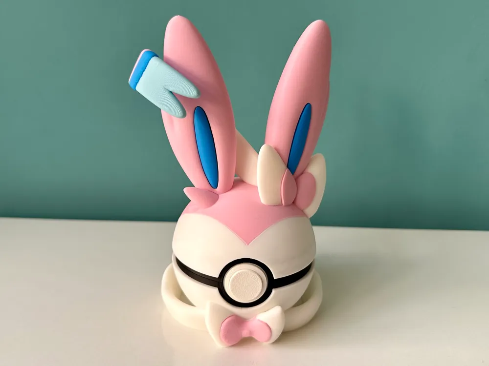Pokeball Sylveon